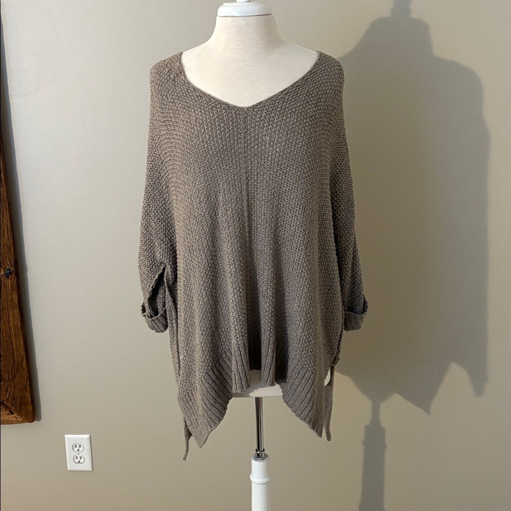 She + Sky V-Neck Sweater in Taupe
